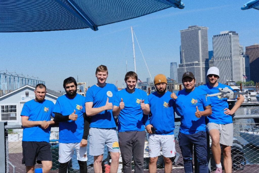 Moving quote - Lemon Team Moving crew ready to help with your move